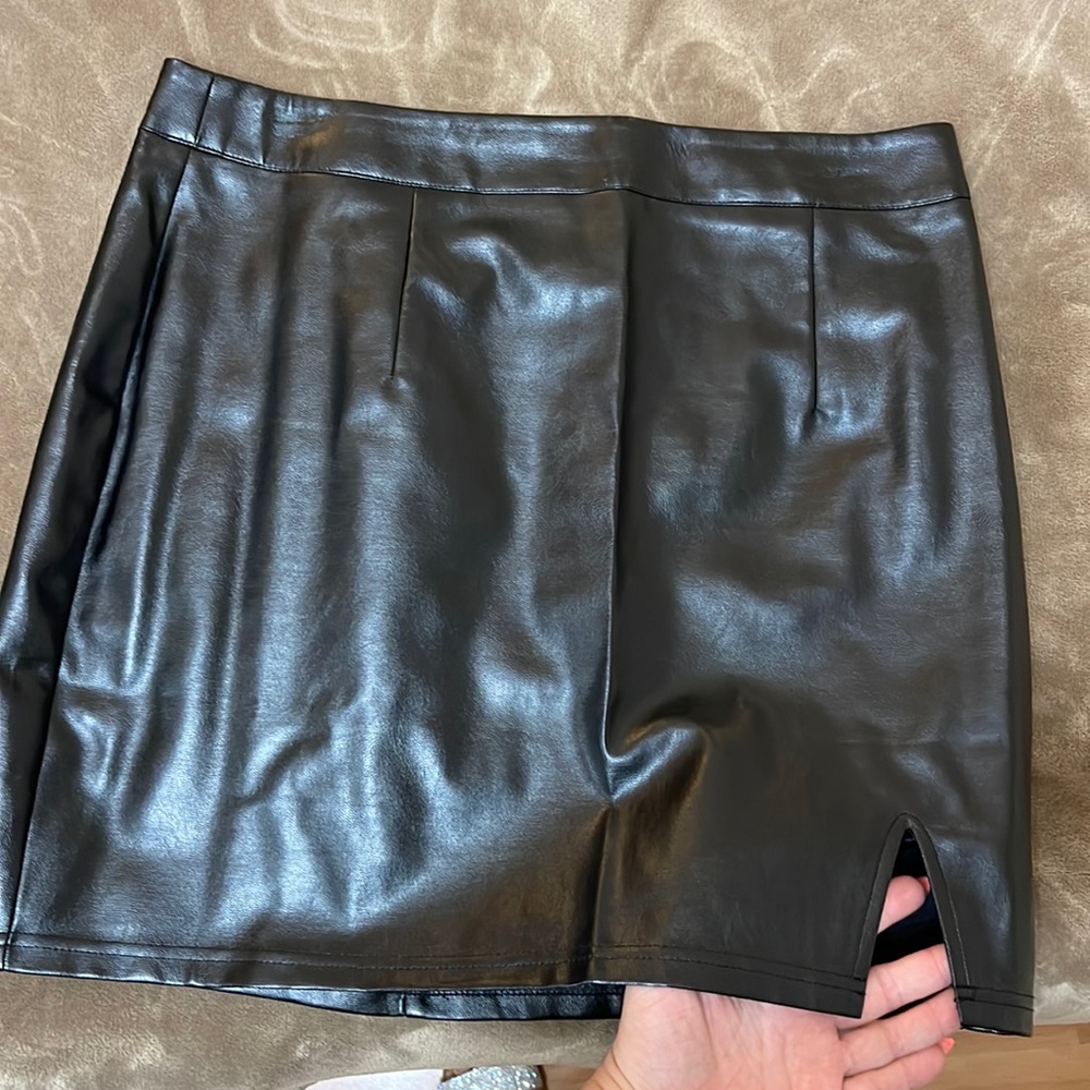 Faux leather mini skirt